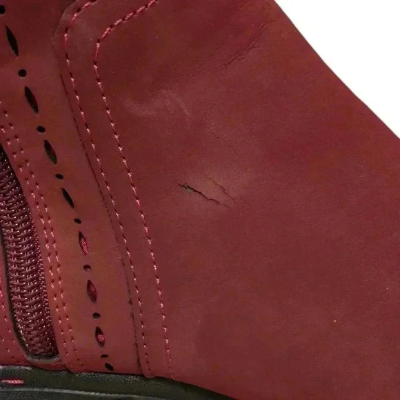 JBU wine (red) color waterproof slip on ankle boot size 6 - Picture 7 of 7